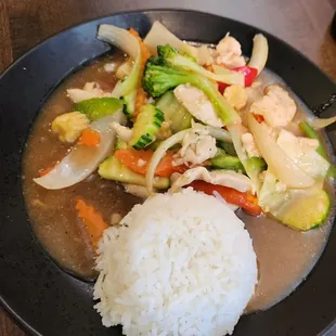 Chicken with brown sauce