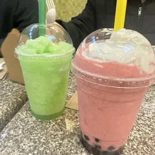 Melon shake + Strawberry w/boba
