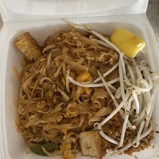 Tofu pad thai