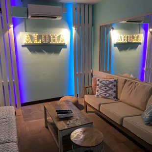 New room 5 with Bose sound. Enjoy singing!