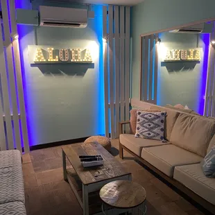 Nice room with excellent sound. I love this place.