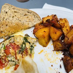 a plate of breakfast food