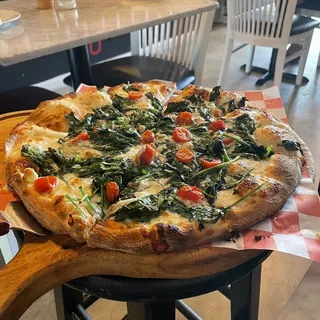 Spinach y Gorgonzola White Pizza
