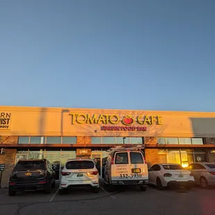 the outside of the restaurant