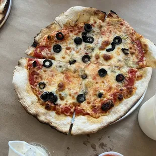 Quattro Formaggi with olives