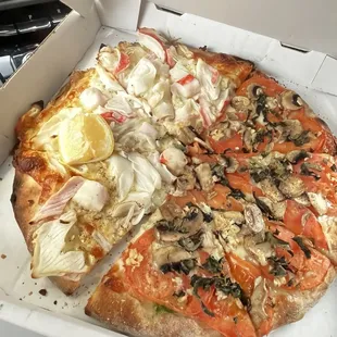 1/2 crab , 1/2 White APIZZA  with added mushrooms on the white.
