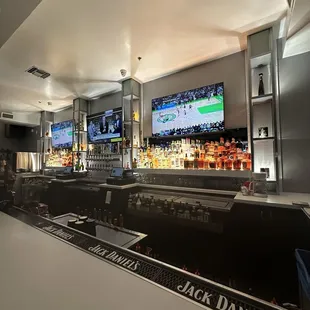 Tomkat Lounge