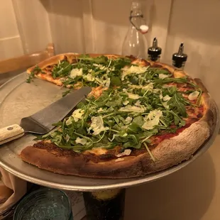 Arugula pizza