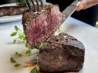 Hank's Fine Steaks & Martinis