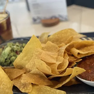Guacamole & Fire Roasted Salsa