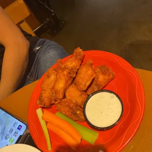 HH medium wings