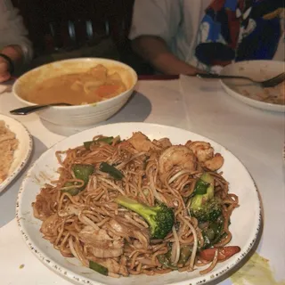 V16 - Garlic Noodle Basil