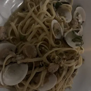 Manila Clams Linguine Roasted Garlic