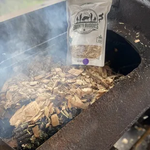 Top off w wood chips