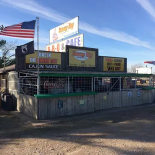 the outside of a restaurant