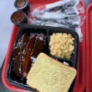 Ribs one way w/ mac n cheese &amp; coleslaw