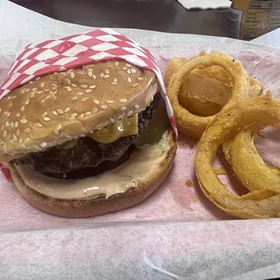Cheeseburger Combo + Onion Rings