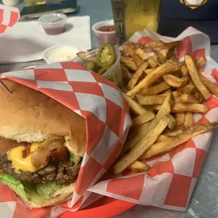 Bacon cheeseburger