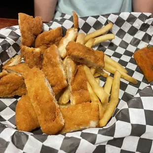 Kid's chicken bites