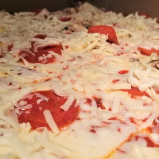 Half tray (half pepperoni and half pepperoni and mushroom) HEAVEN!