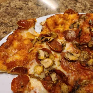 Cheated on toppings again? What's happening to my favorite Tommy's