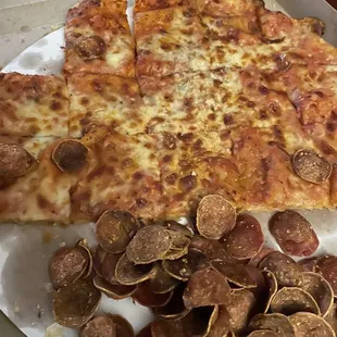 All the pepperoni came right off