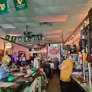 the interior of tommy's irish pub