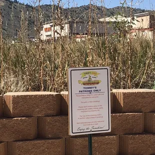 Outside area. Dogs allowed!