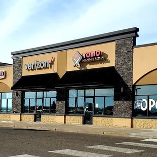 the outside of a restaurant