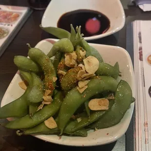 Spicy garlic edamame. Dry toppings = no good