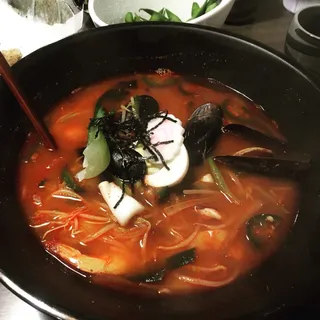 Spicy Seafood Ramen