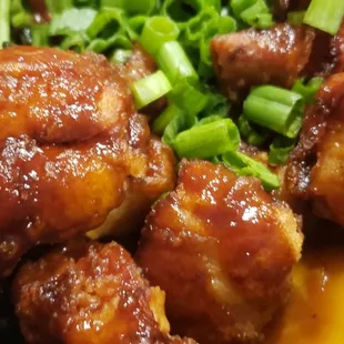 food, chicken wings and fried chicken