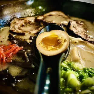 Mayu Tonkotsu Ramen, pork broth w/ charred garlic oil,