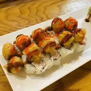 I pass by this gate every day. I have time to come in and have a try this noon. It's a good experience... I'll come again