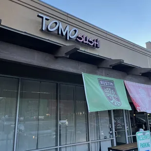 the outside of the restaurant