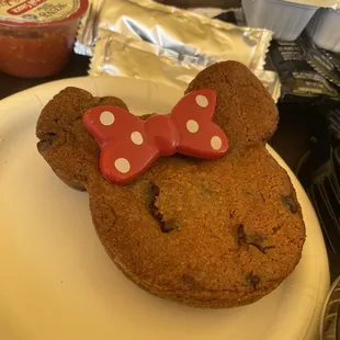 Chocolate chip lava cookie