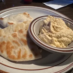 hummus and pita bread