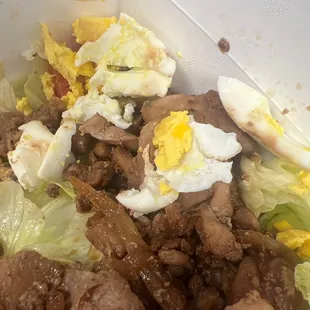 It's supposed to be sliced egg instead it doesn't look appetizing.. this is a chicken teriyaki salad