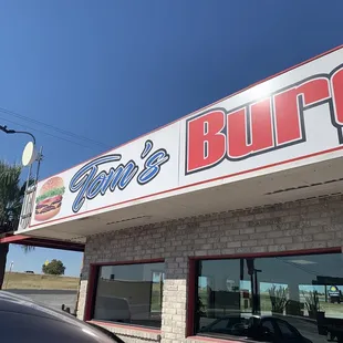 Tom's burgers and more