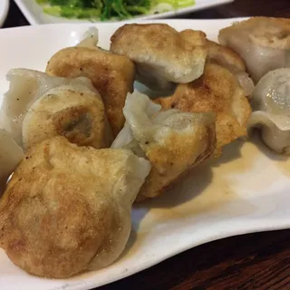 Fried Pork & Chives Dumplings (8)