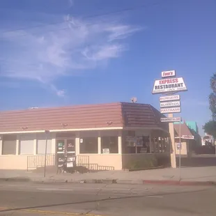 the outside of the restaurant
