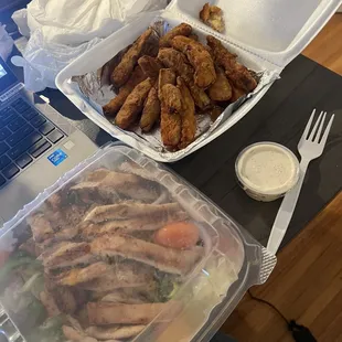A whole order of zucchini sticks and a whole chicken salad. And only 1 tiny ranch. Only at Toms. ‍