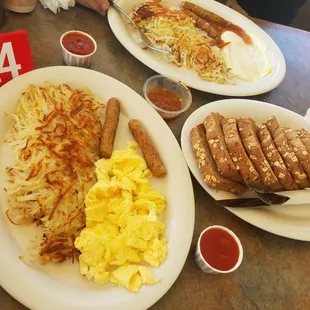 Breakfast Special! Great price &amp; amazing taste w/ coffee. Why go to fast food drive thrus (Mcds), when u can have this..