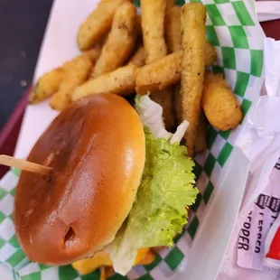 Cheeseburger with zucchini fries