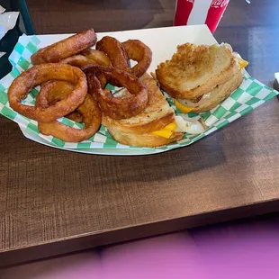 Patty Melt with Onion Rings
