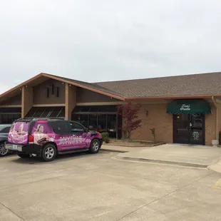 the outside of the restaurant