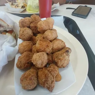 food, chicken wings and fried chicken