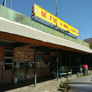 Great burgers. Friendly customer service! Did was awesome.