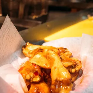 fried chicken wings, chicken wings, chicken wings and fried chicken, chicken, poultry, bbq wings, food, bbq chicken, fried chicken