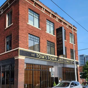a car parked in front of a building